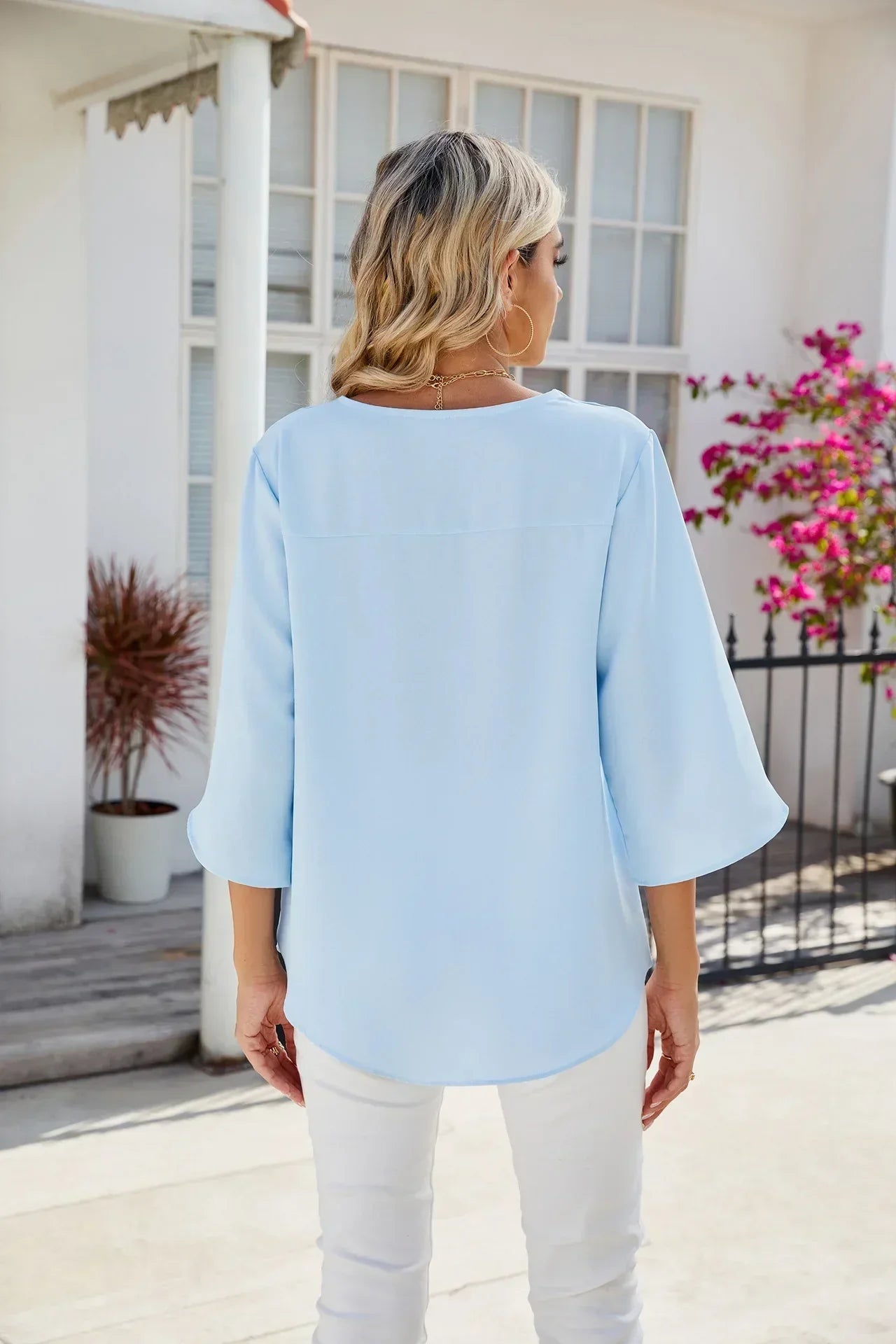 Nezablu | Blouse With V-Neck