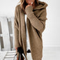 Comfortable mid-length hooded coat with solid-colored seams.