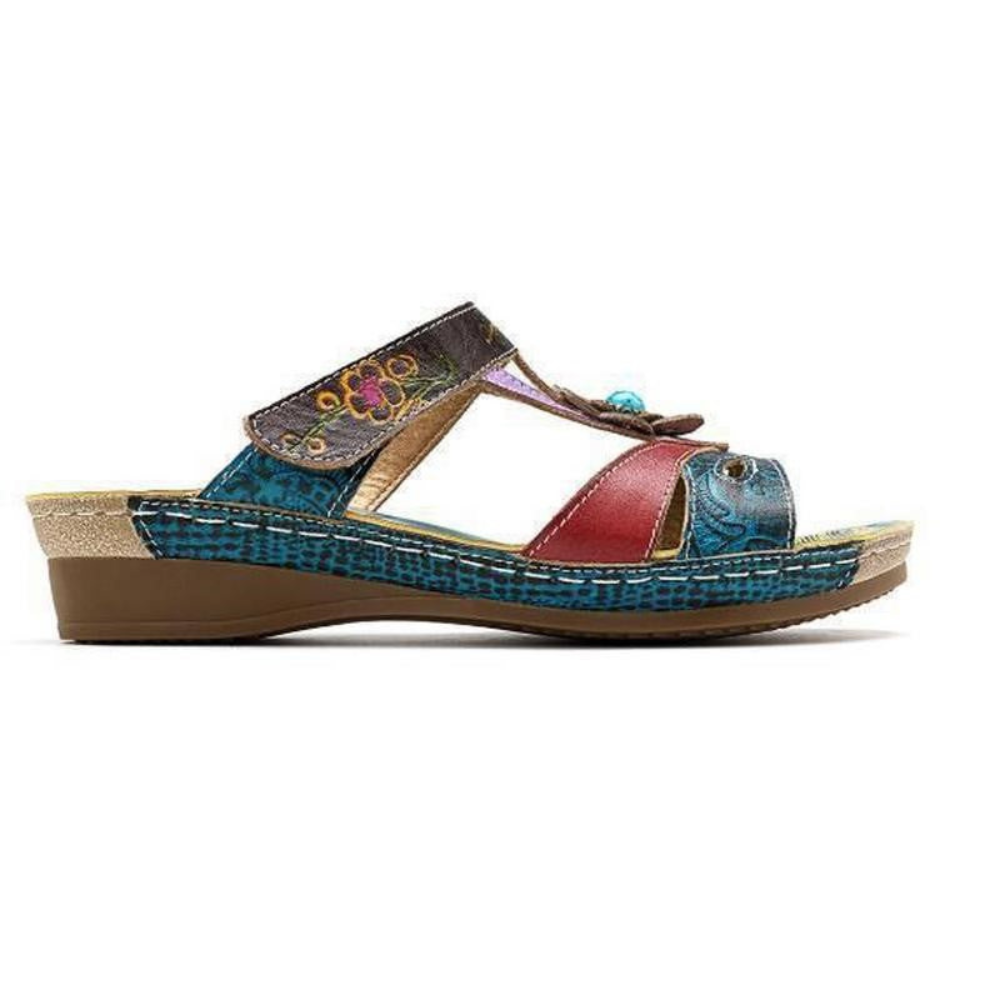 Here are the trendy sandals of the season.