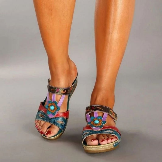 Here are the trendy sandals of the season.