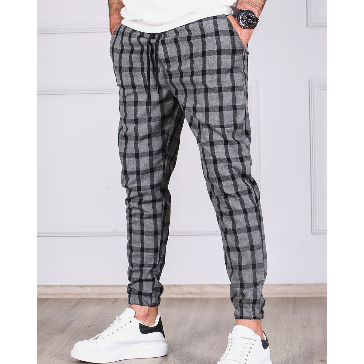 Perix hose with grid pattern