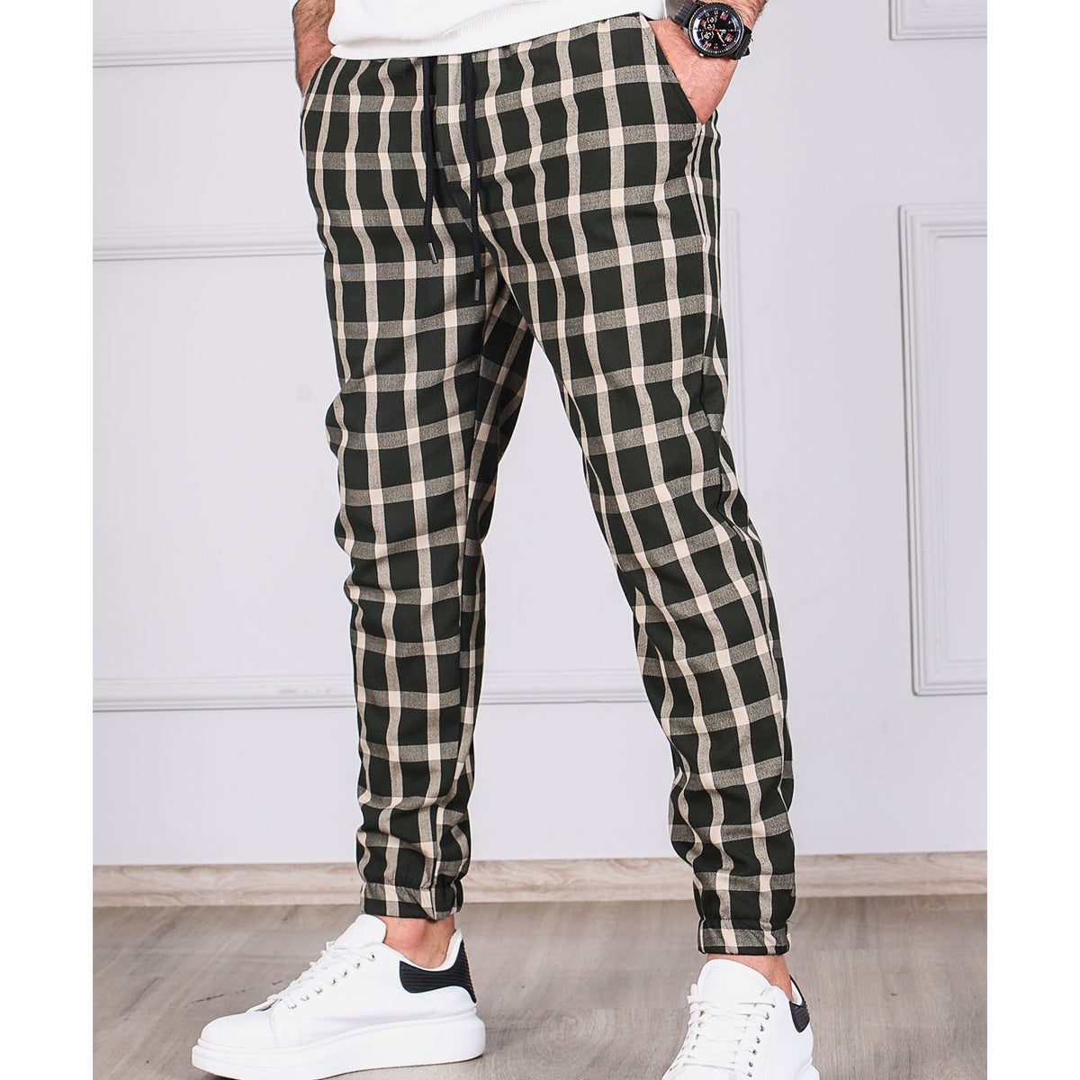 Perix hose with grid pattern